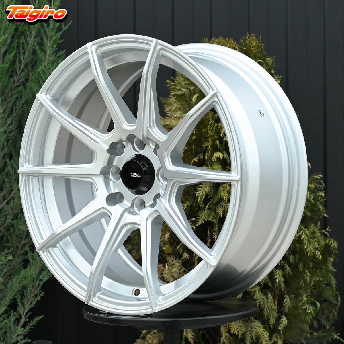 R16 Taigiro Spider 7.0J ET35 4*100/114.3 Серебро