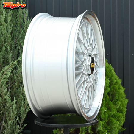 R18 BBS RS Стиль 8.0J ET35 5*120 Серебро