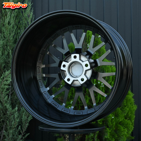 R18 BBS LM Стиль 8.0J ET38 5*114.3 Темный хром