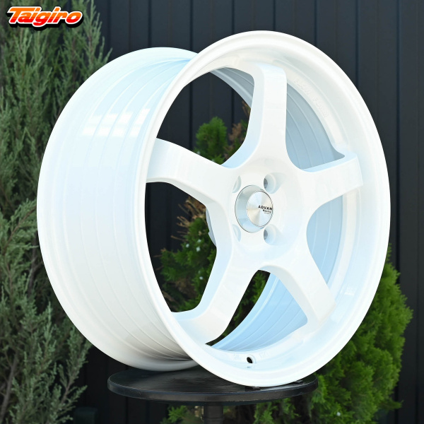 R17 Advan GT стиль 7.5 ET38 4*100 Белый