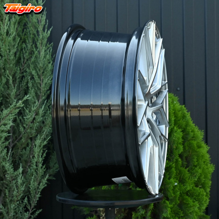 R17 Vossen 3323 Стиль 7.5J ET38 5*110 Темное серебро