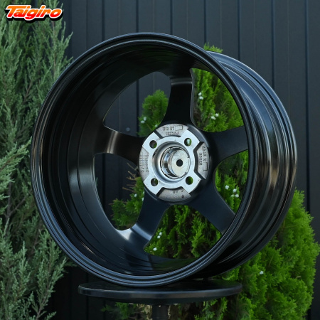 R16 Advan GT Стиль 7.5J ET30 4*100 Серебро