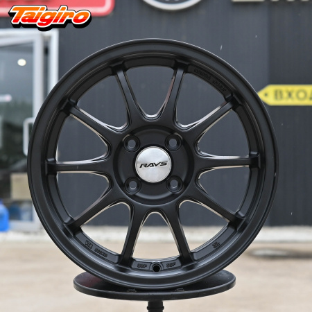 R15 Volk Racing CE28 Стиль 7.0J ET35 4*100 Черный мат