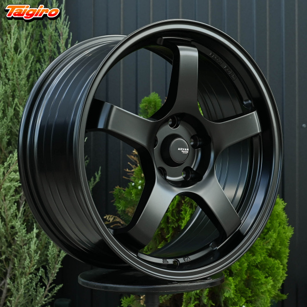 R18 Advan GT стиль 8.0 ET38 5*114.3 Черный