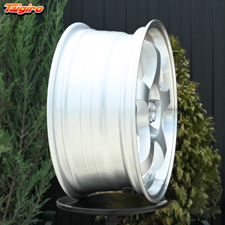 R17 Taigiro Meister 7.5J ET38 5*114.3 Серебро