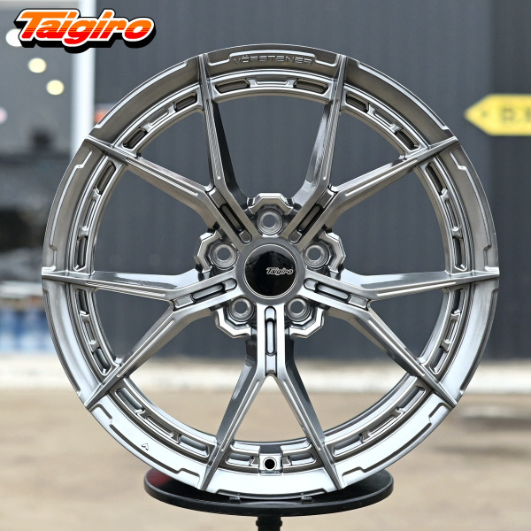 R18 Vorsteiner VFX-002 Стиль 8.0J ET38 5*112 Темный хром