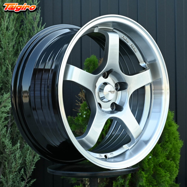 R17 Advan GT Стиль 8.5J ET33 5*100 Серебро